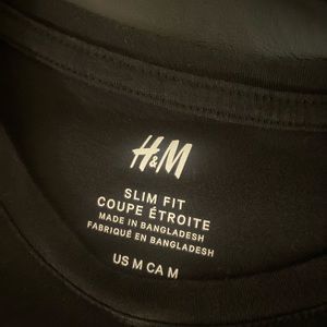 Men’s Small H&M Slim Fit Tee.